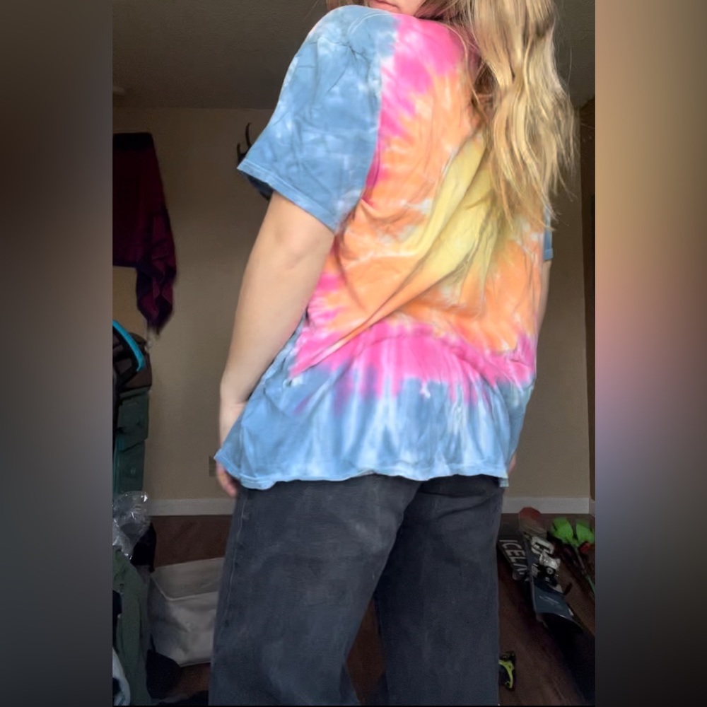 Oversized tie-dye tee